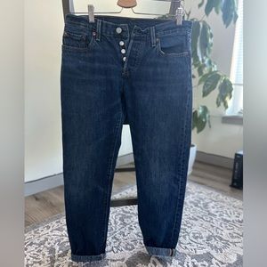501 women’s Levi pants